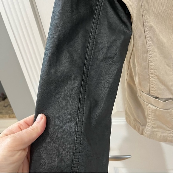 Coalition Downtown cream color jacket faux leather sleeves size medium - Picture 5 of 12